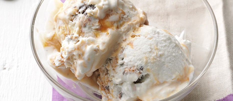 Caramel-deLites-Samoas-Swirl-No-Churn-Ice-Cream